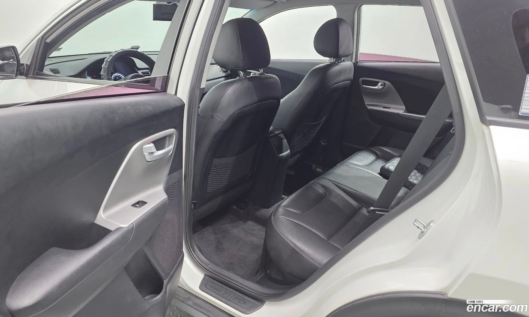 Kia Niro 2016 KNACA81CGHA013151 — 24