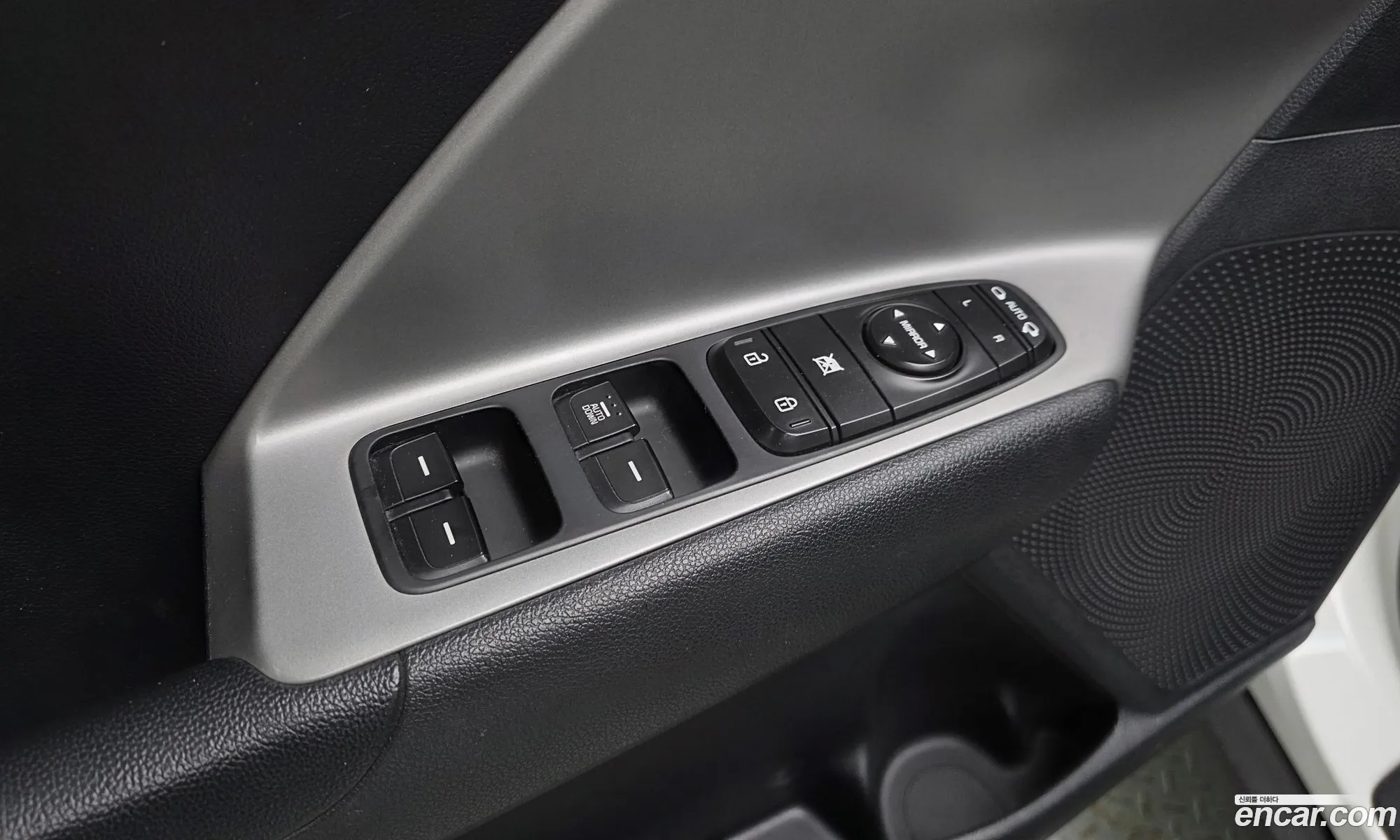 Kia Niro 2016 KNACA81CGHA013151 — 16