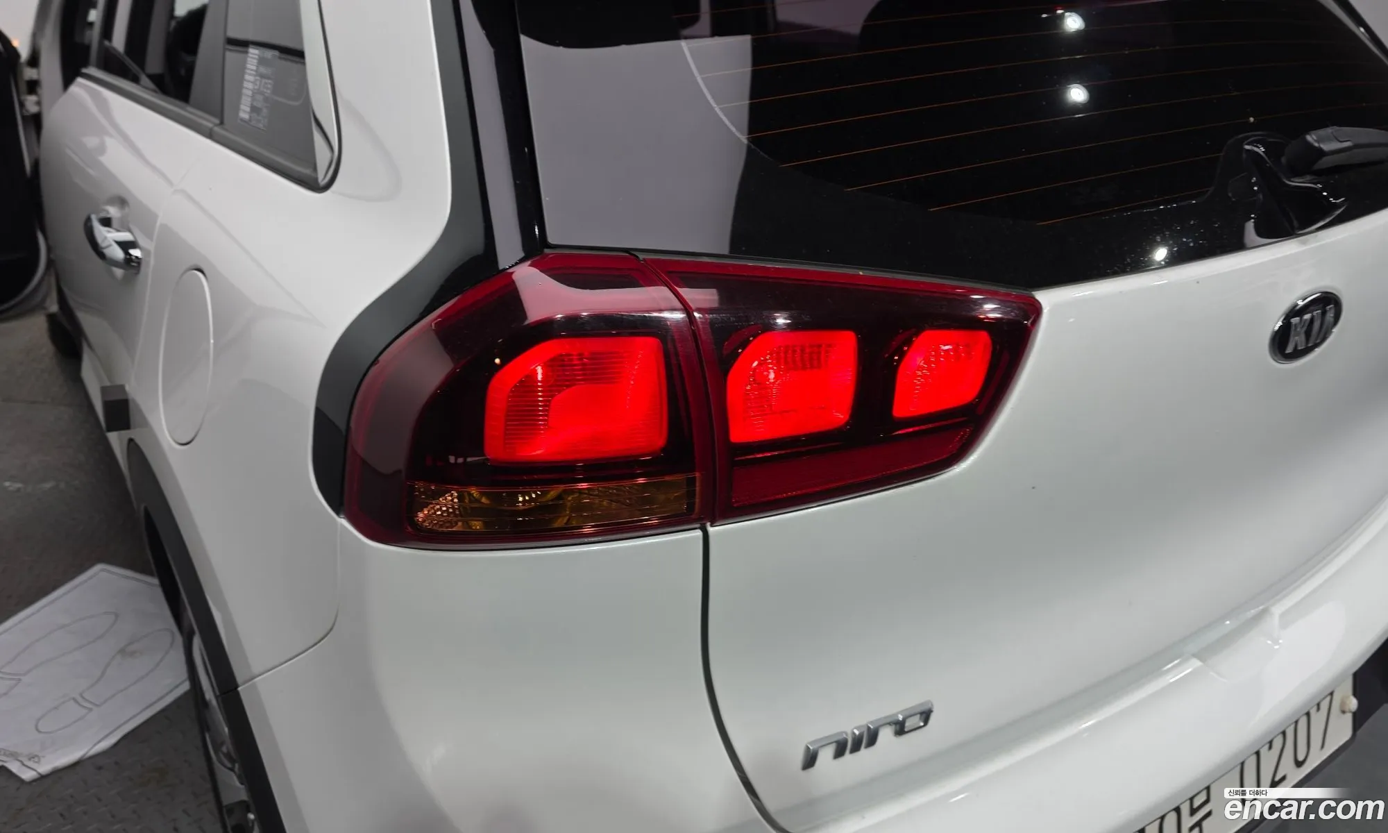 Kia Niro 2016 KNACA81CGHA013151 — 5