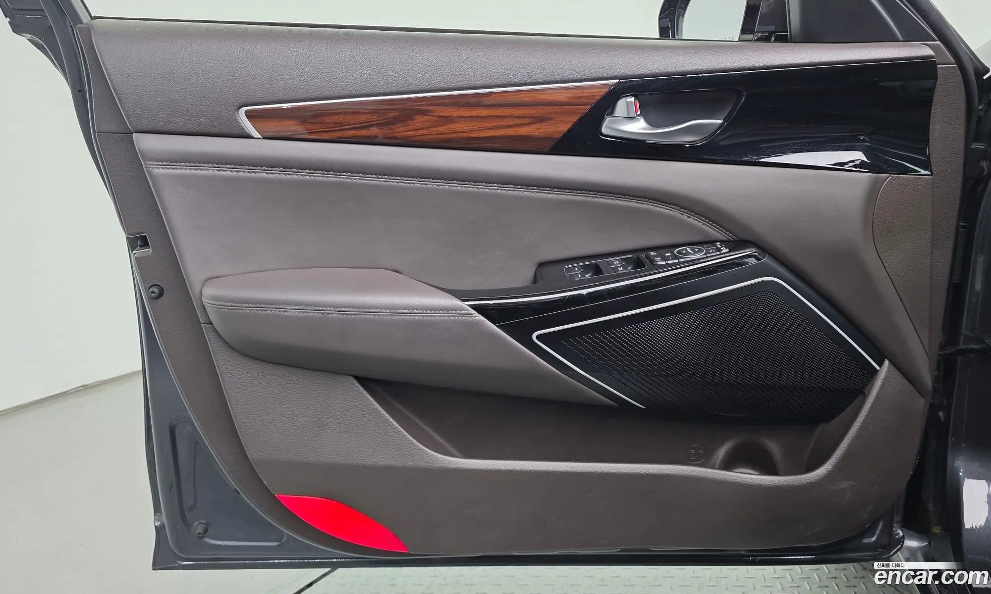 Kia K7 2017 — 22