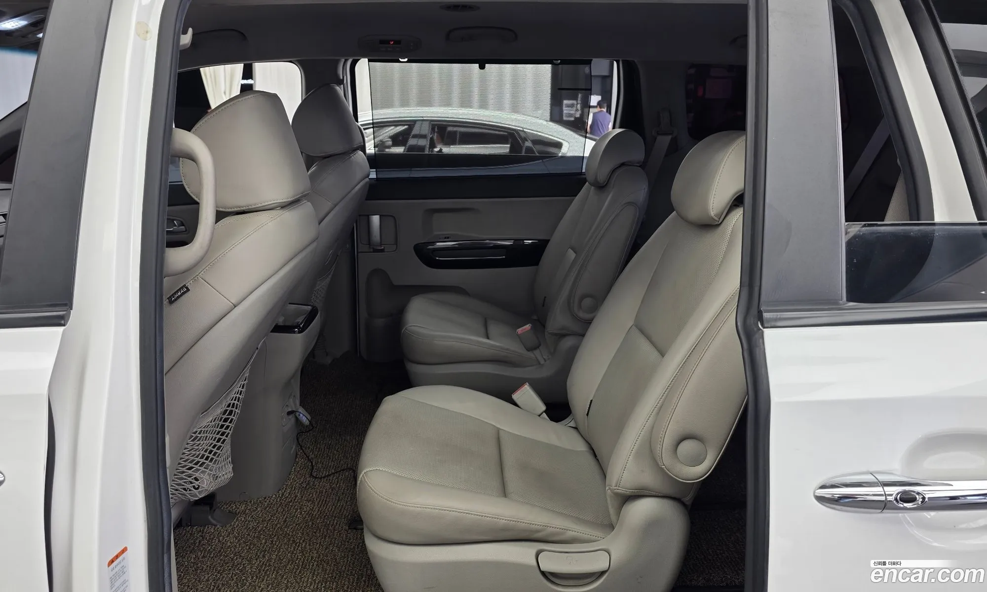 Kia Carnival 2014 — 28