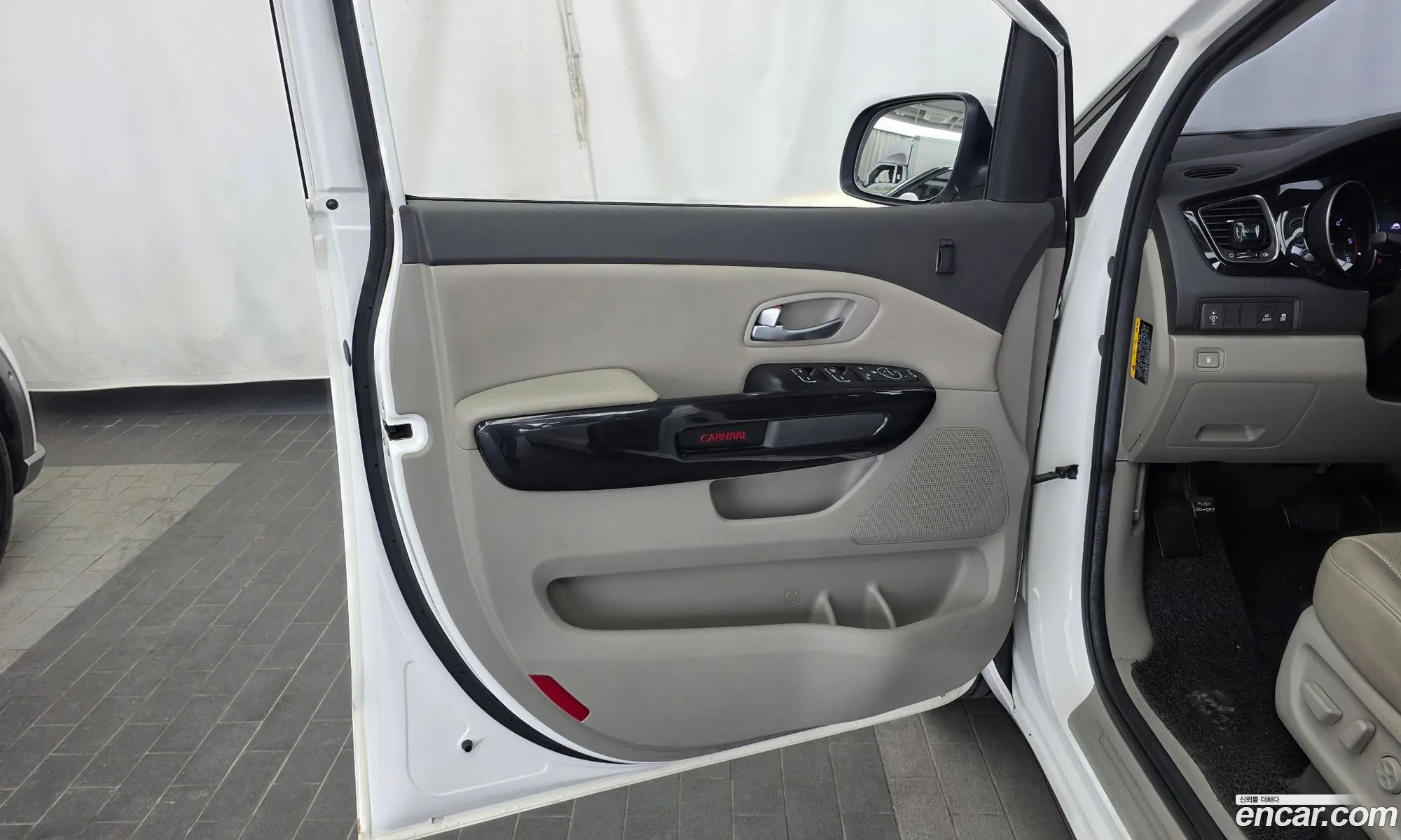 Kia Carnival 2014 — 8