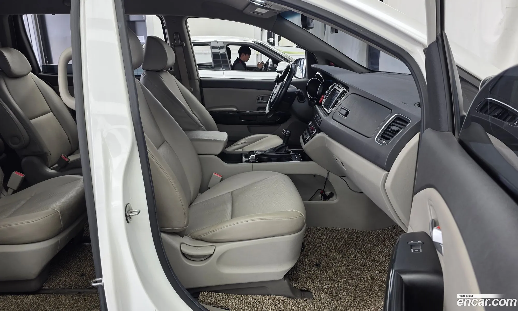 Kia Carnival 2014 — 4