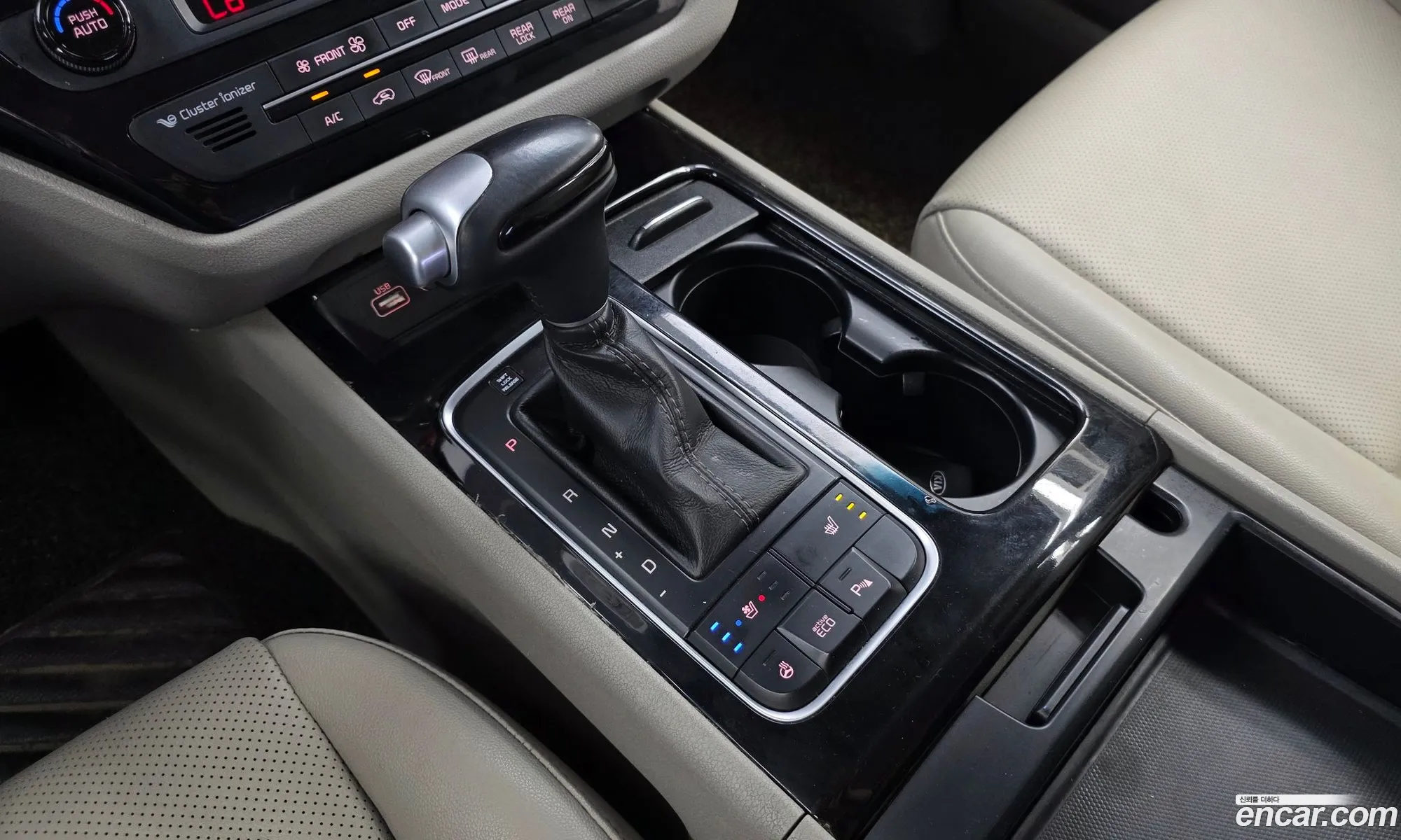 Kia Carnival 2014 — 10