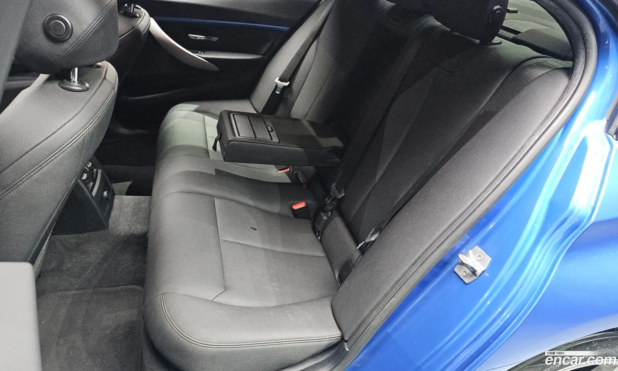 BMW 3 Series 2017 WBA8A9100HK883176 — 3