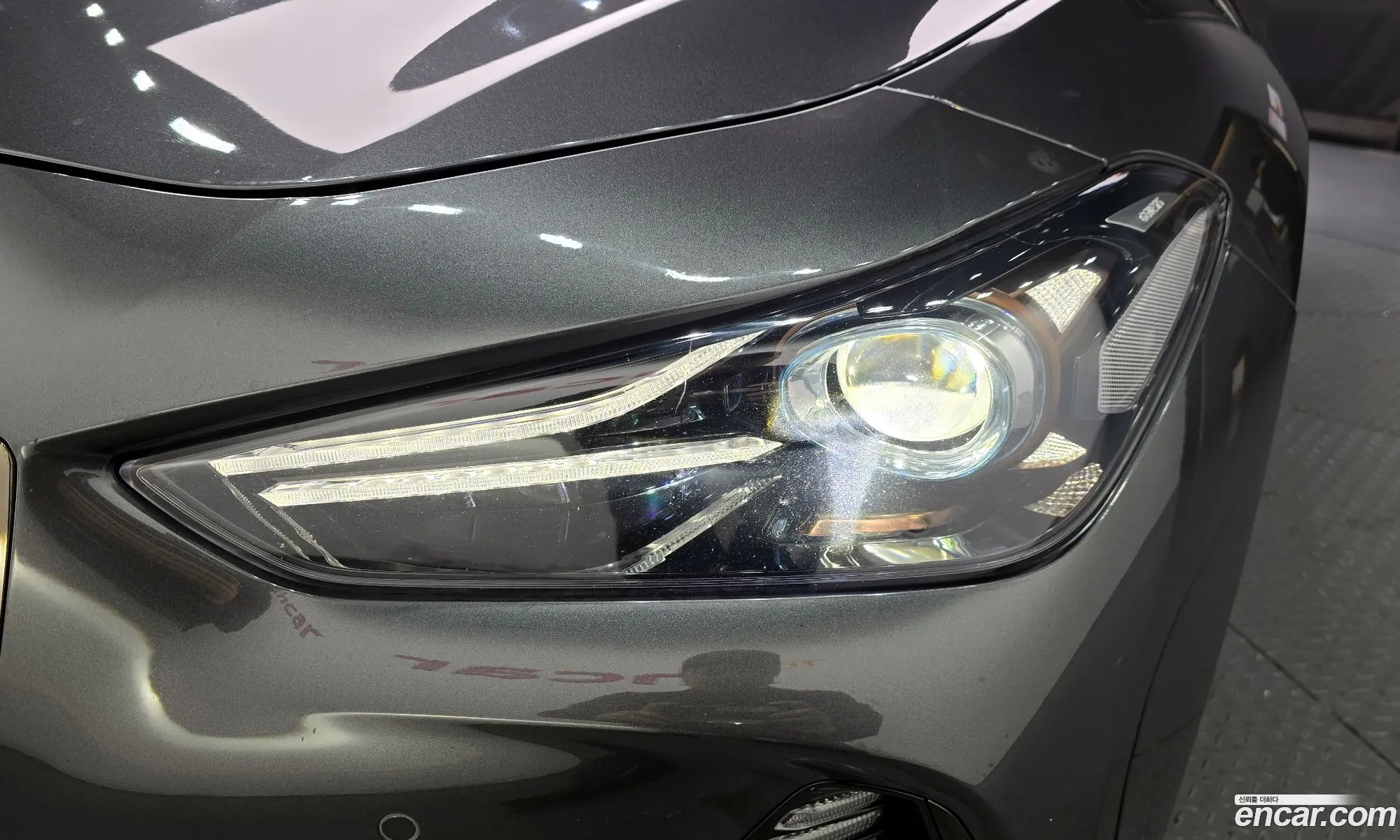 Genesis G70 2017 KMTG541EDJU001378 — 31