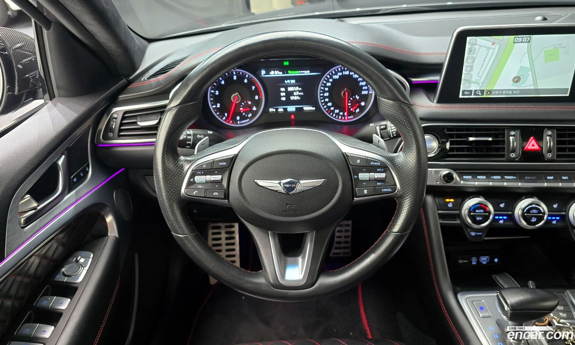 Genesis G70 2017 KMTG541EDJU001378 — 27