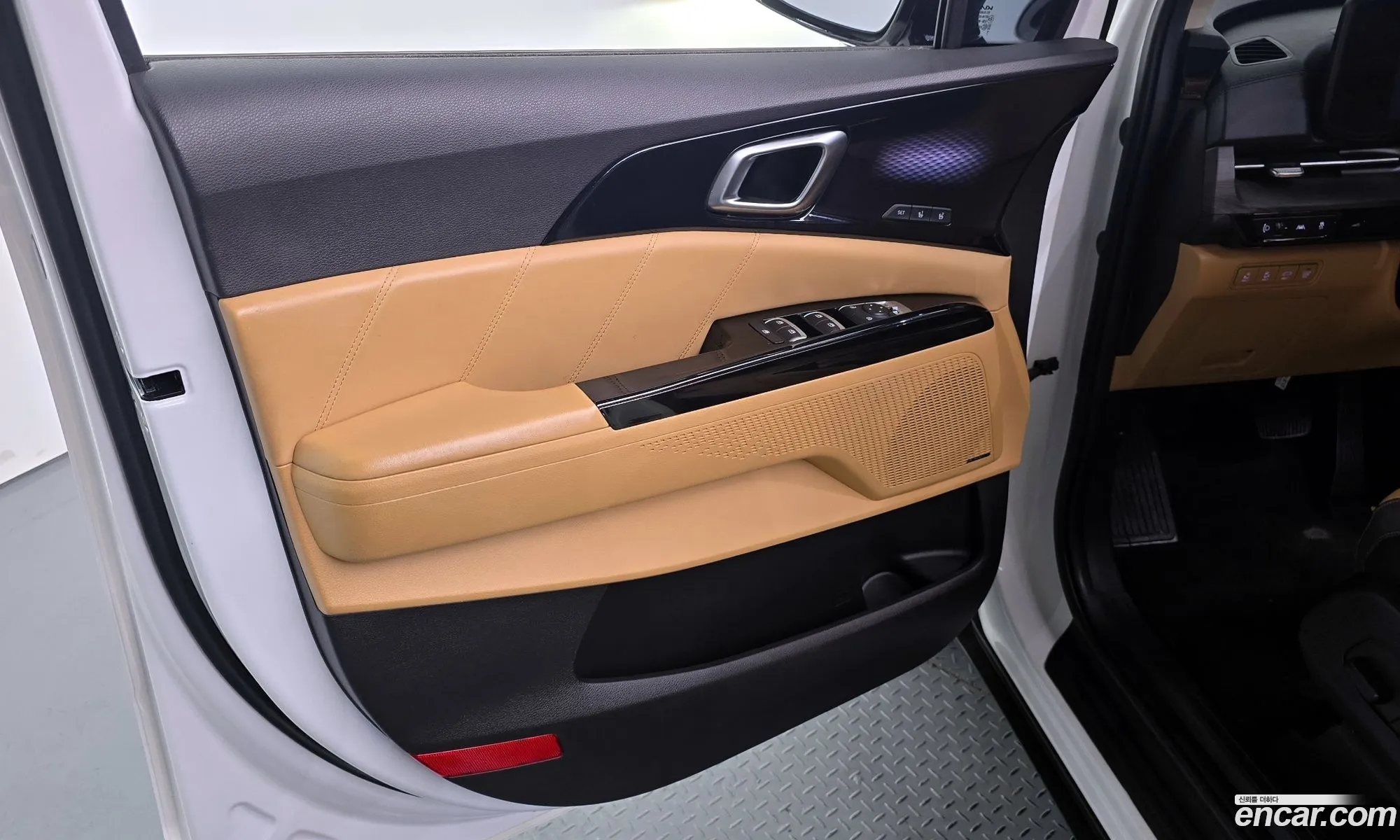 Kia Carnival 2022 KNANE813BPS266854 — 8
