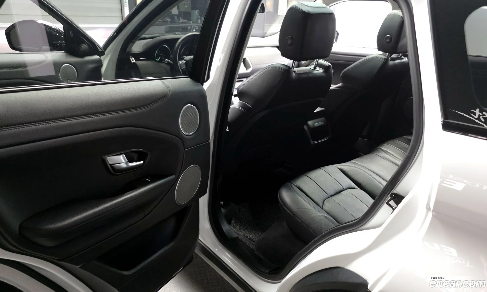 Land Rover Range Rover Evoque 2018 — 19
