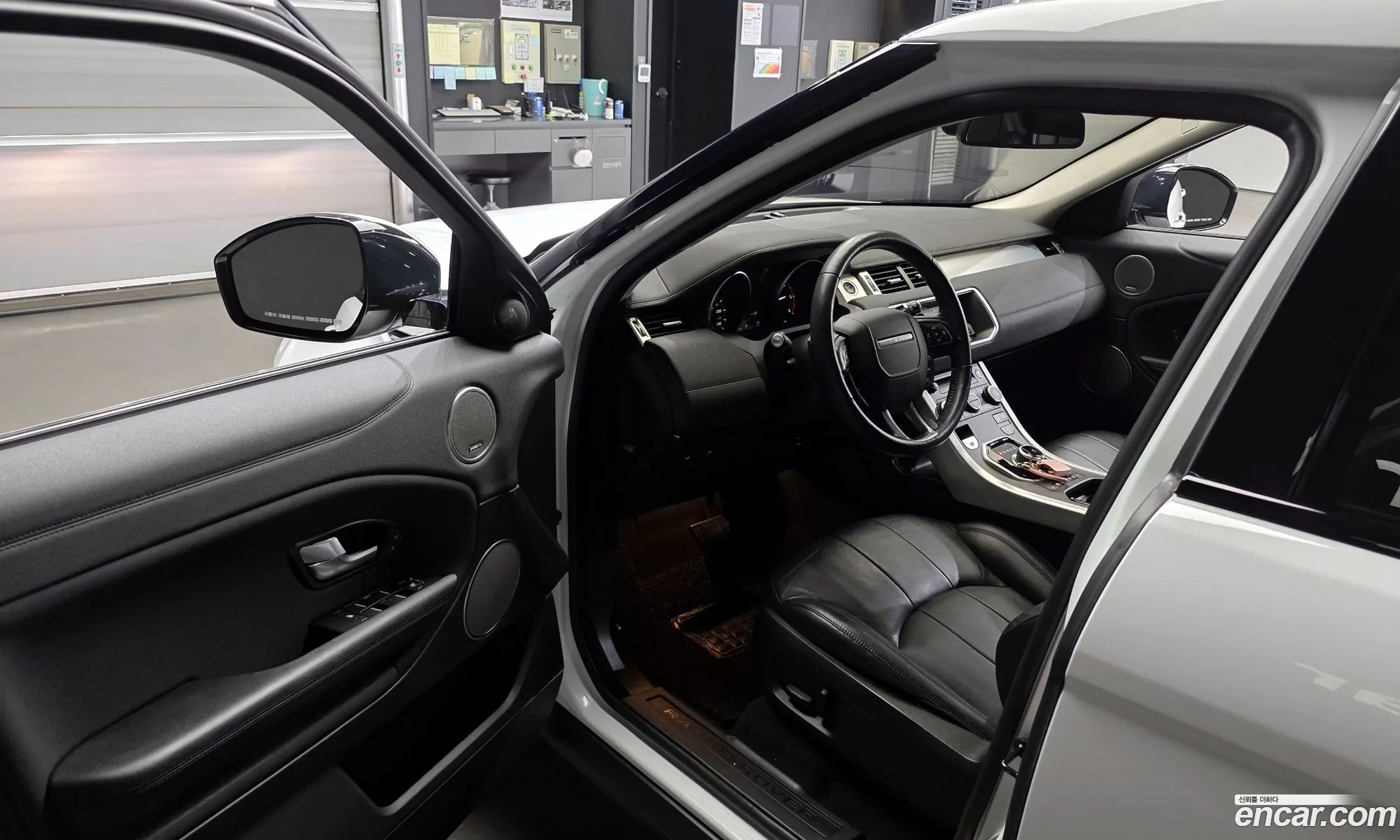 Land Rover Range Rover Evoque 2018 — 18