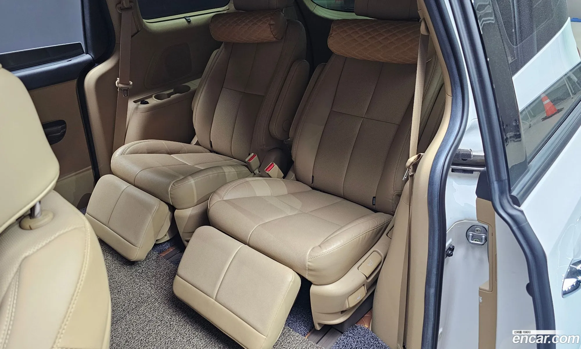 Kia Carnival 2019 KNAME811BKS578914 — 15