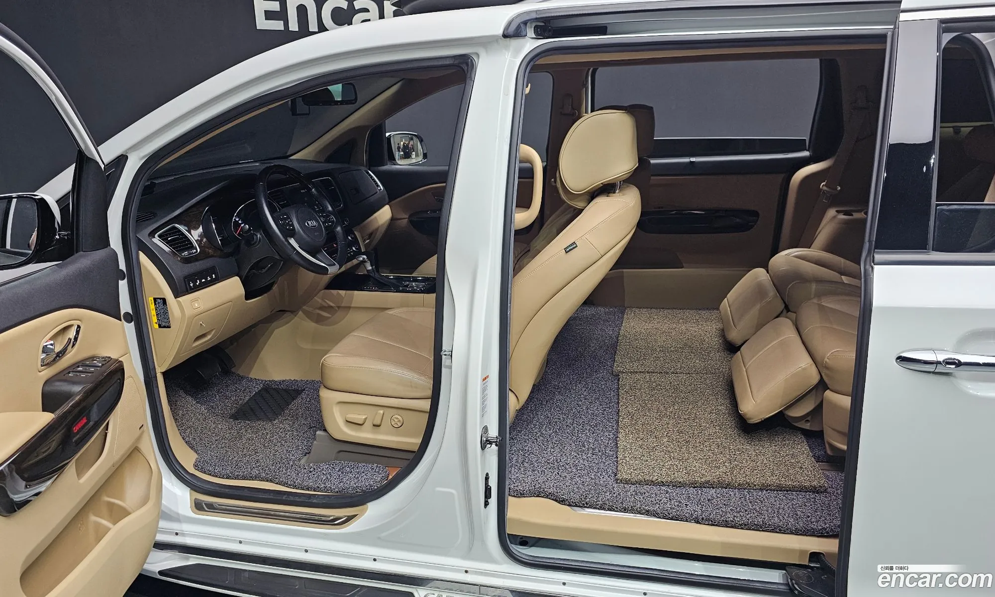 Kia Carnival 2019 KNAME811BKS578914 — 17