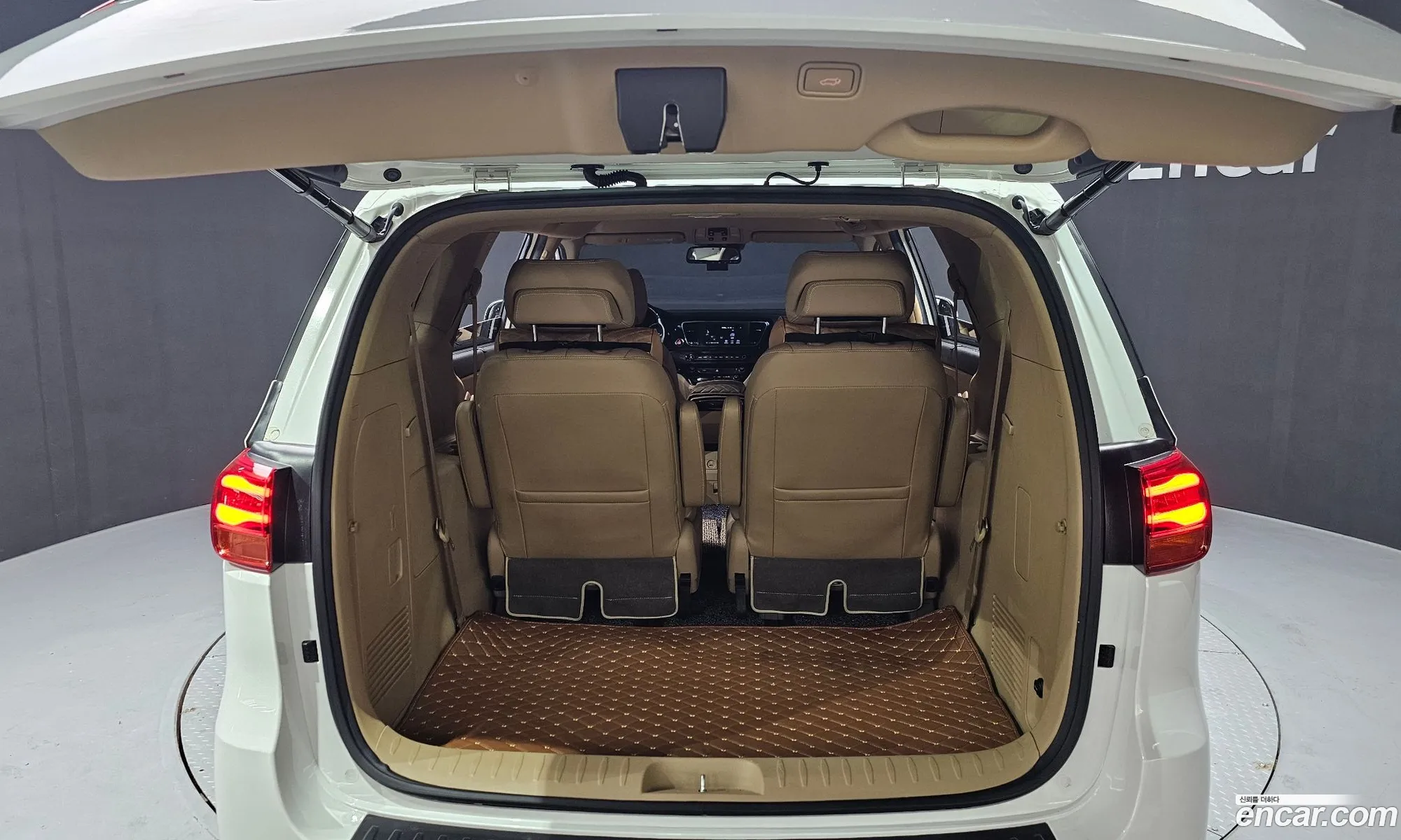 Kia Carnival 2019 KNAME811BKS578914 — 7