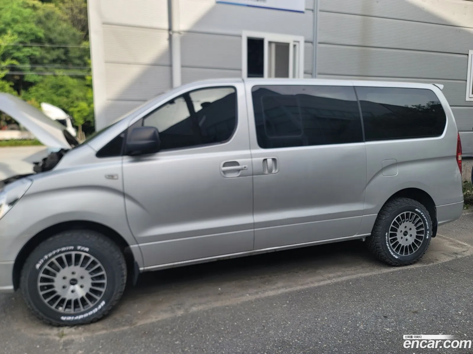 Hyundai Grand Starex 2010 — 2