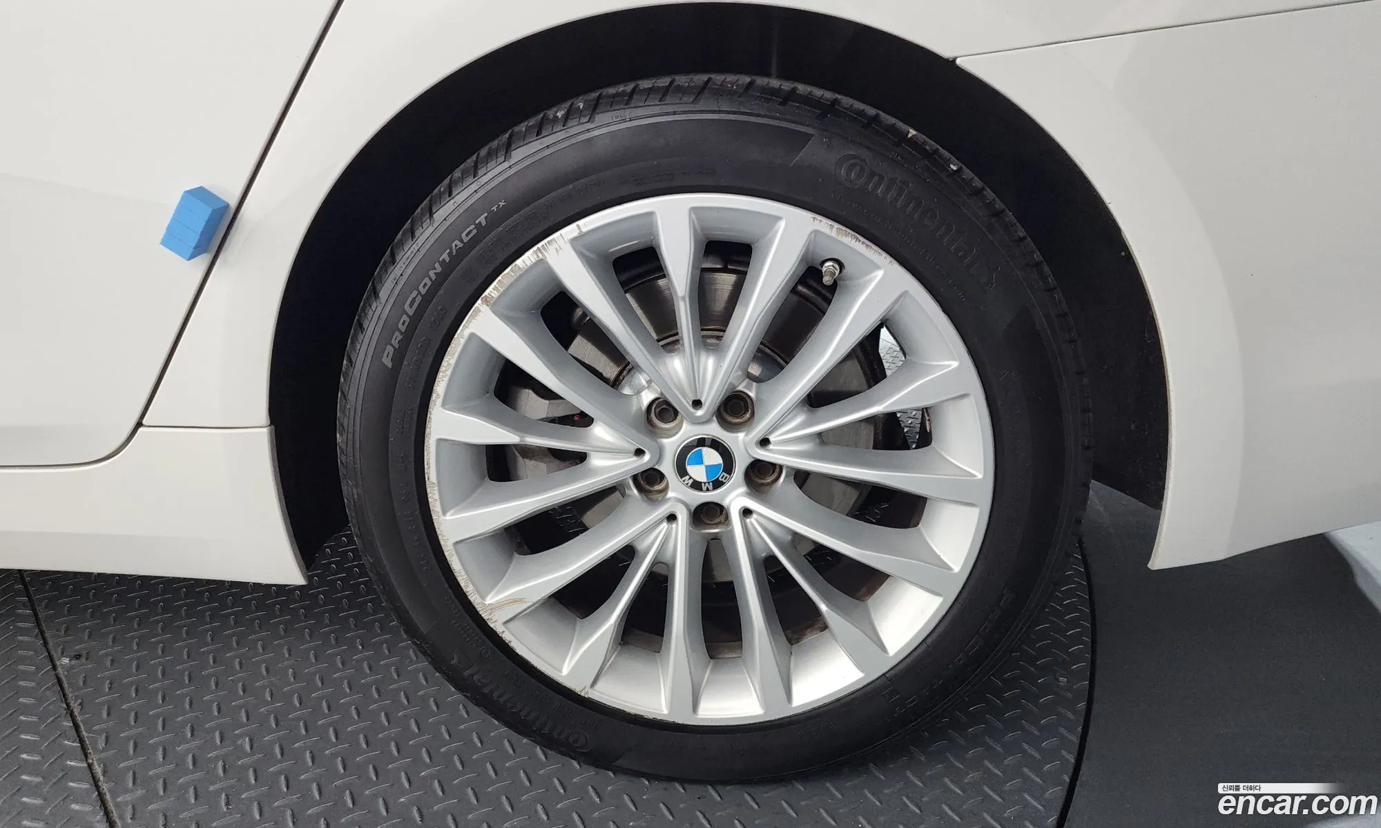 BMW 5 Series 2018 — 9