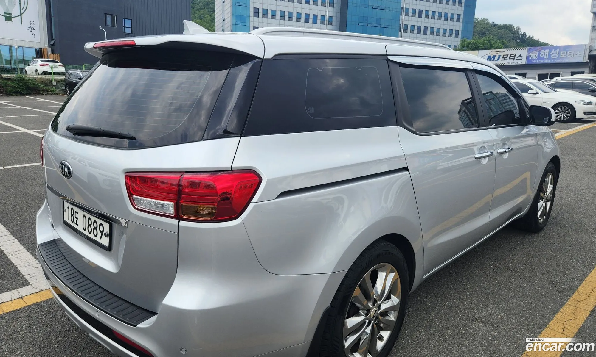 Kia Carnival 2016 — 10