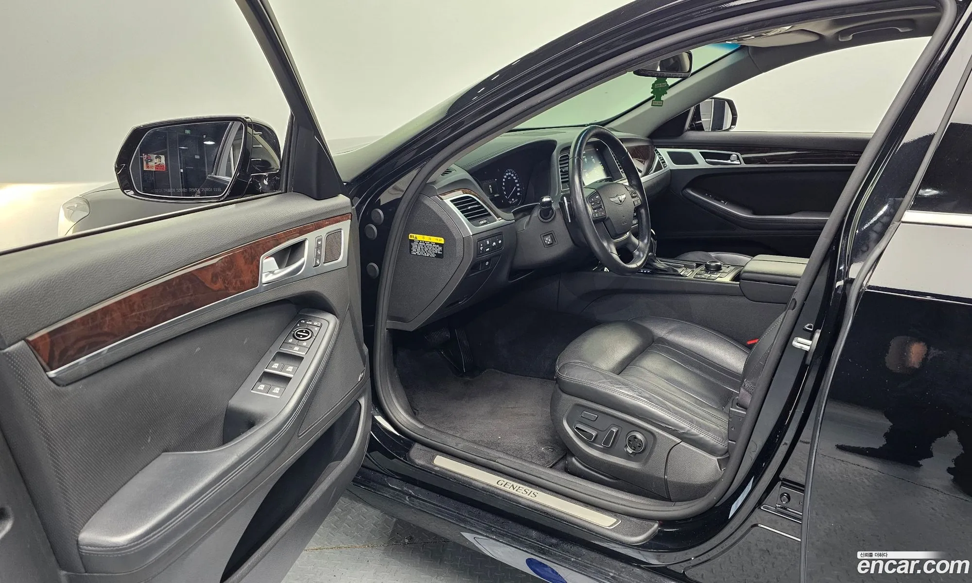 Hyundai Genesis DH 2015 KMHGM41DBGU103237 — 12