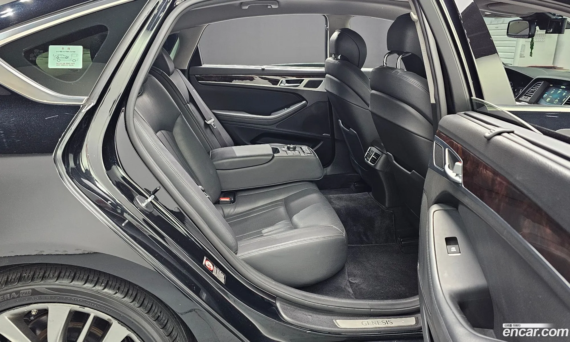 Hyundai Genesis DH 2015 KMHGM41DBGU103237 — 4
