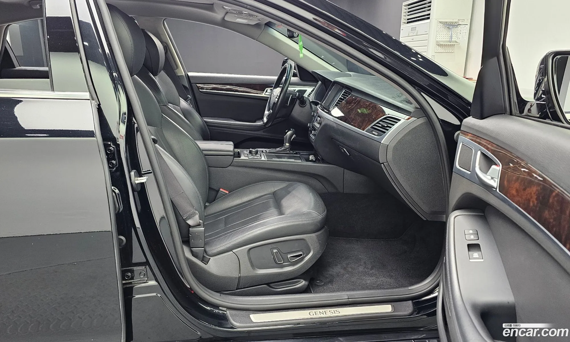 Hyundai Genesis DH 2015 KMHGM41DBGU103237 — 17