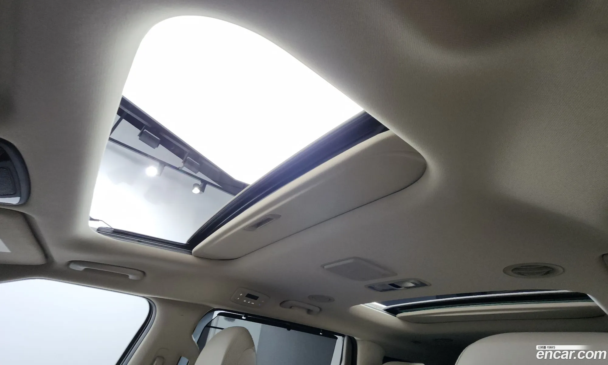 Kia Carnival 2021 KNANE81BBNS132909 — 12