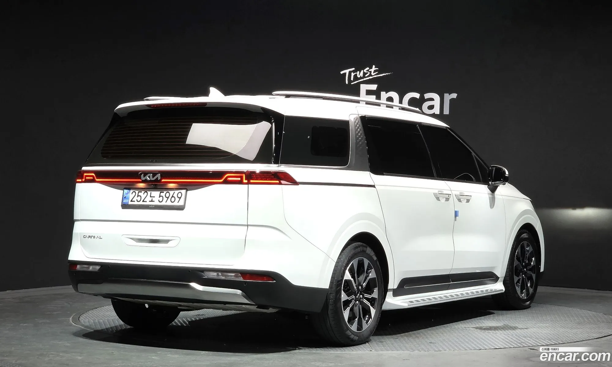 Kia Carnival 2022 — 19