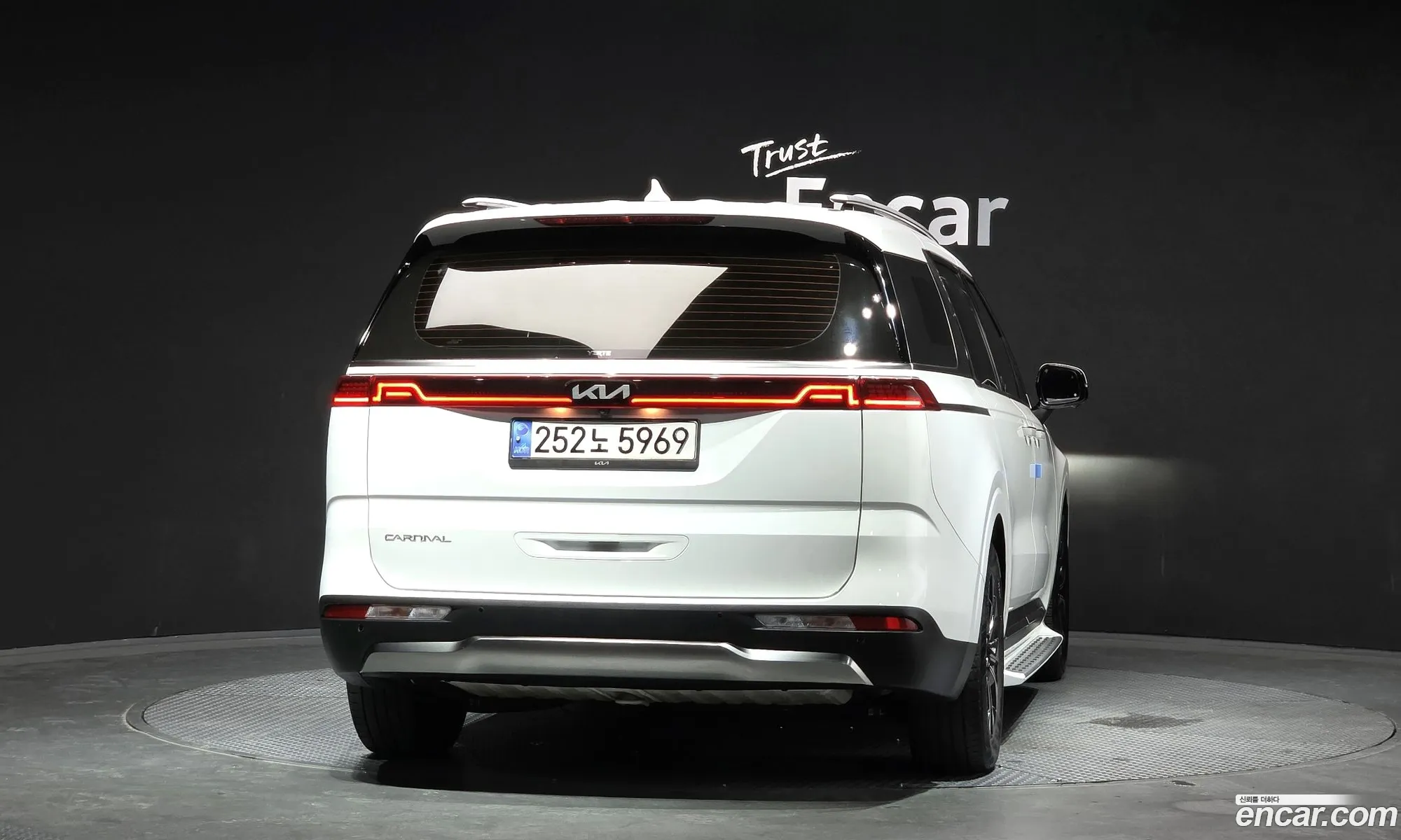 Kia Carnival 2022 — 5