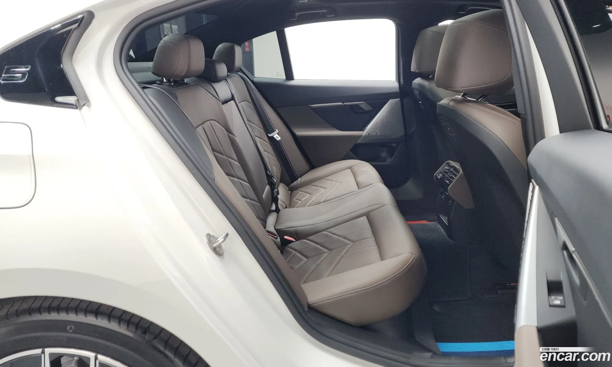BMW 5 Series 2024 — 16