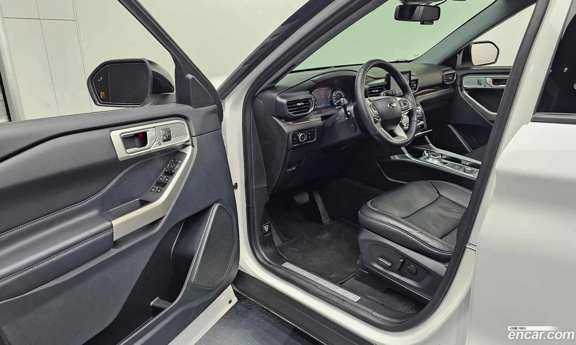 Ford Explorer 6th Gen 2023 1FMSK8FHXPGB53965 — 18