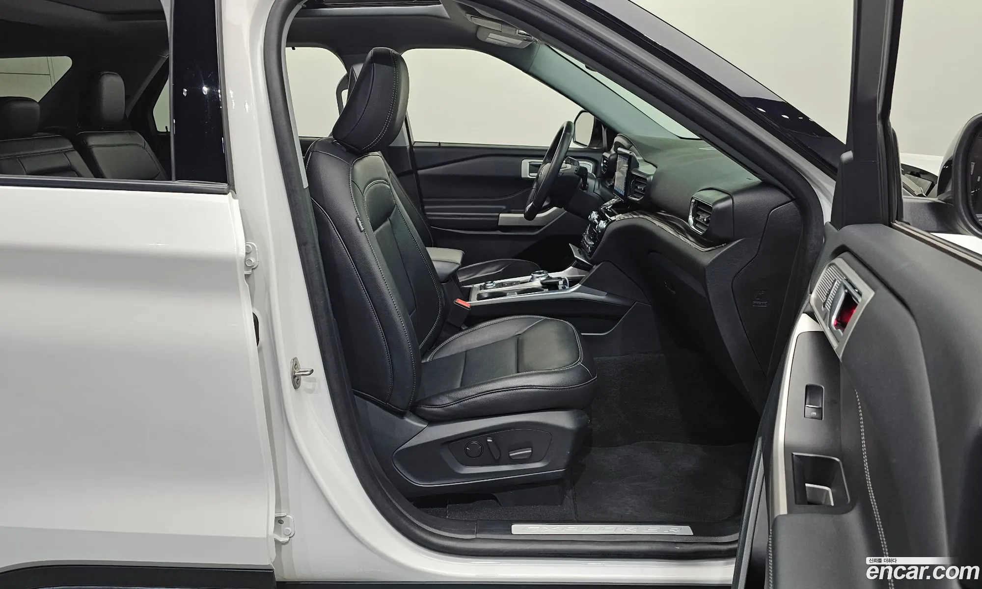 Ford Explorer 6th Gen 2023 1FMSK8FHXPGB53965 — 4