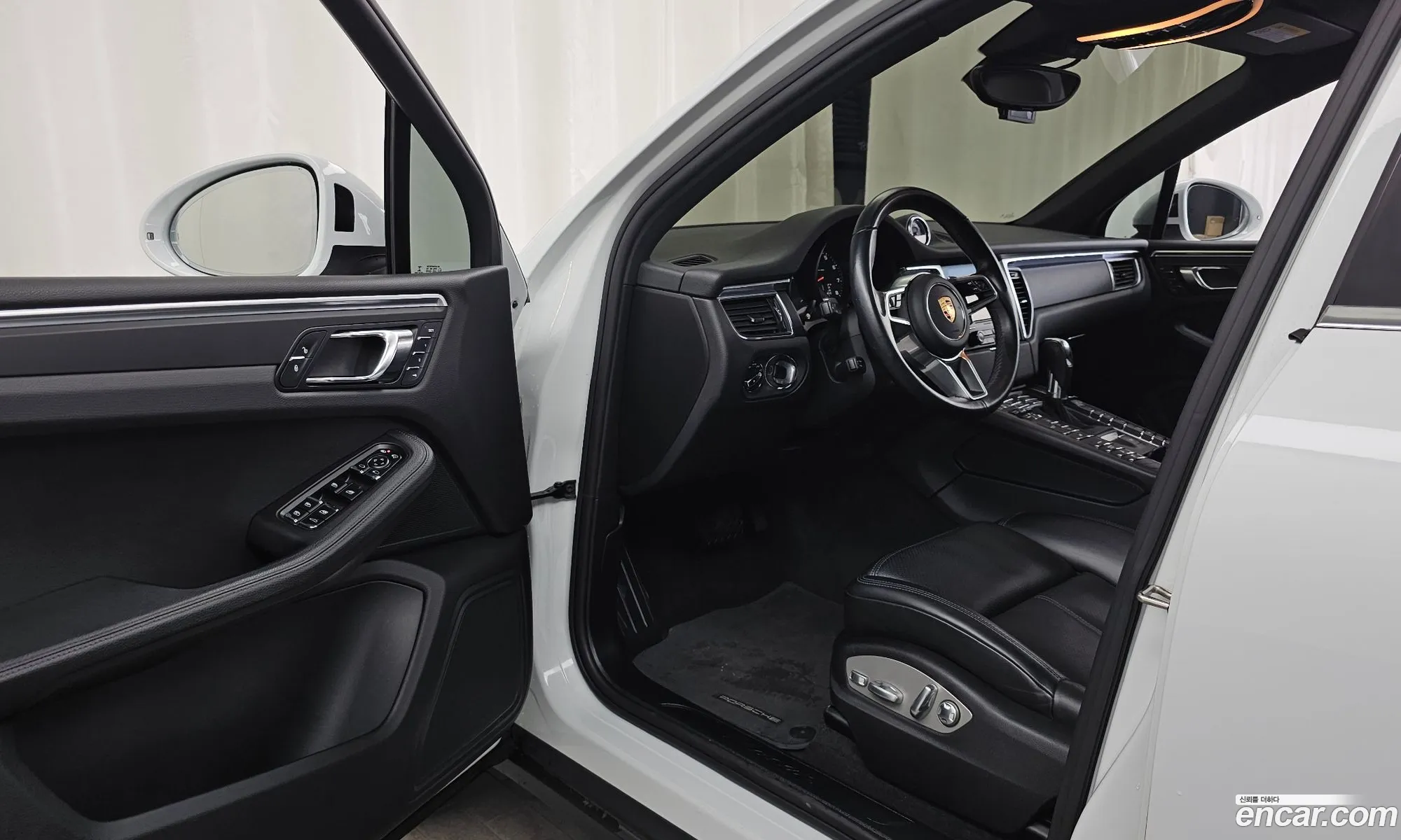 Porsche Macan 2018 WP1AA2953JLB22135 — 2