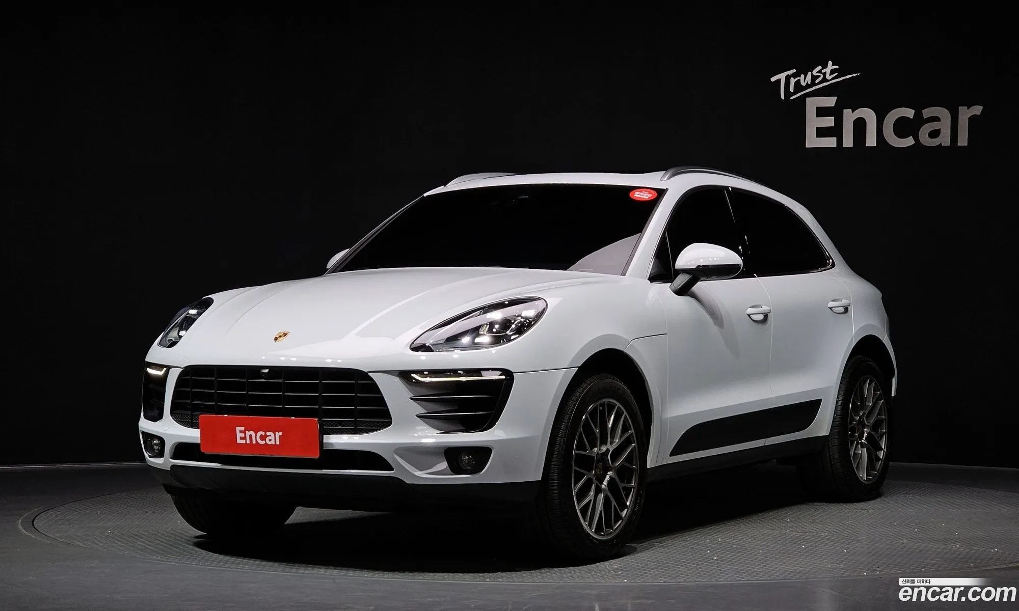 Porsche Macan 2018 WP1AA2953JLB22135 — 32