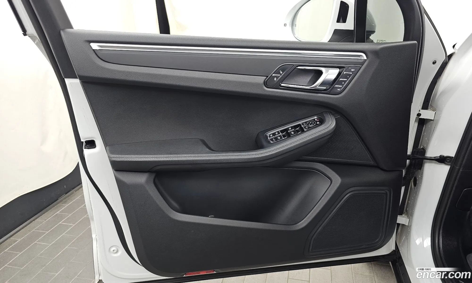 Porsche Macan 2018 WP1AA2953JLB22135 — 4