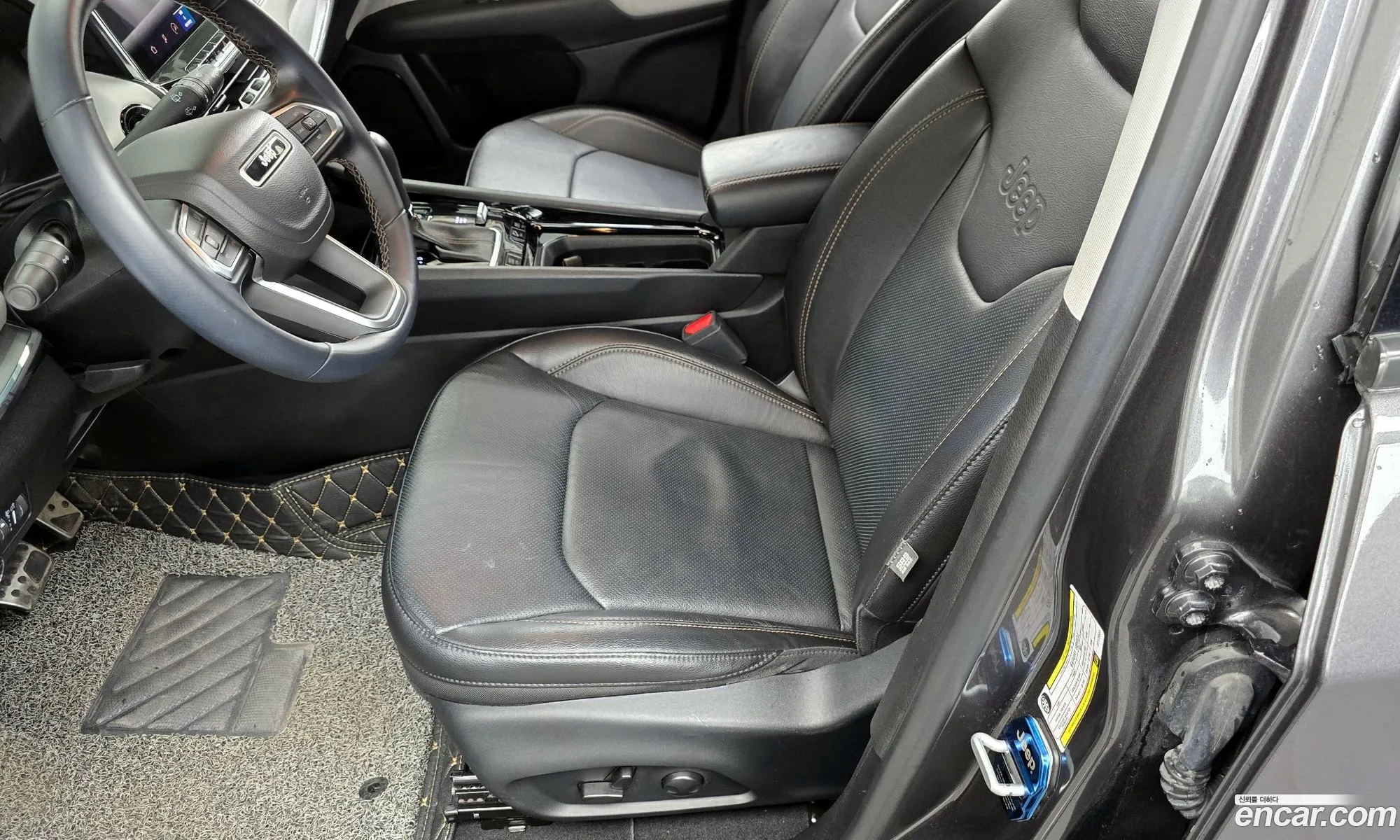 Jeep Compass 2022 3C4NJDCB1NT173558 — 11