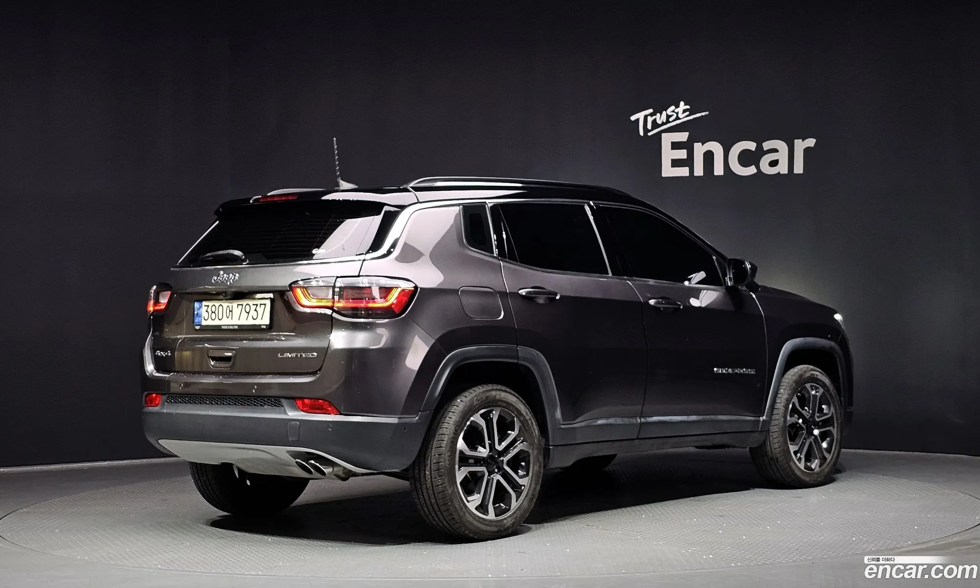 Jeep Compass 2022 3C4NJDCB1NT173558 — 18