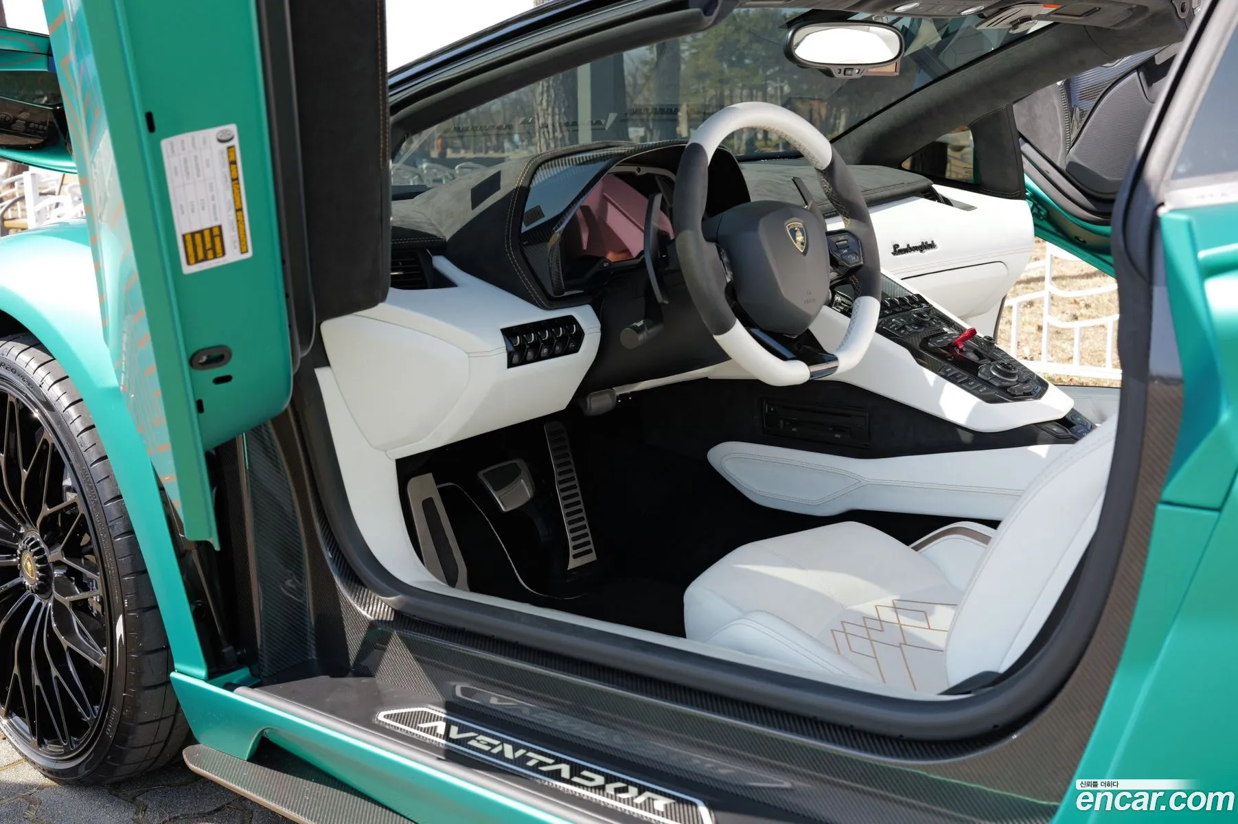 Lamborghini Aventador 2021 — 19