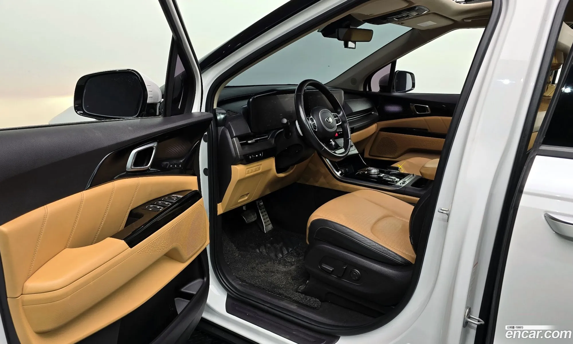 Kia Carnival 2021 KNANE81BBMS082187 — 10