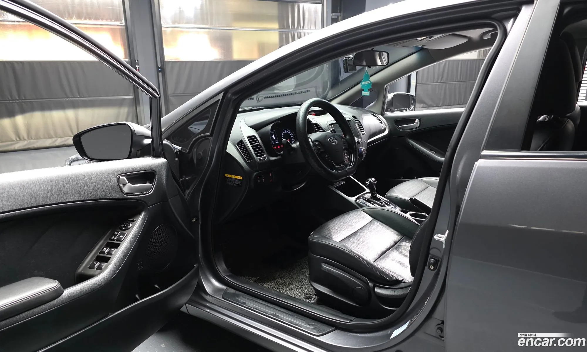 Kia K3 2017 KNAFK412BHA708502 — 10