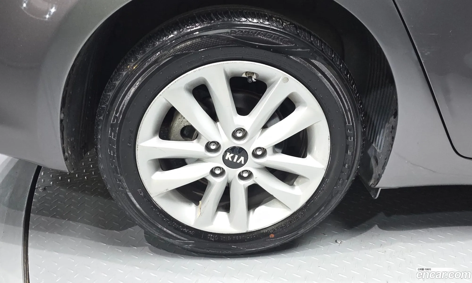 Kia K3 2017 KNAFK412BHA708502 — 13