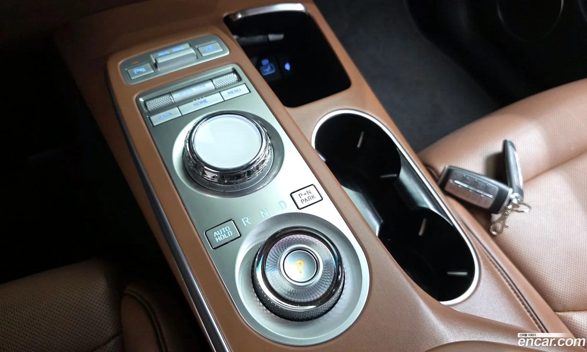 Genesis GV70 2022 KMTMA81BBNU072749 — 27