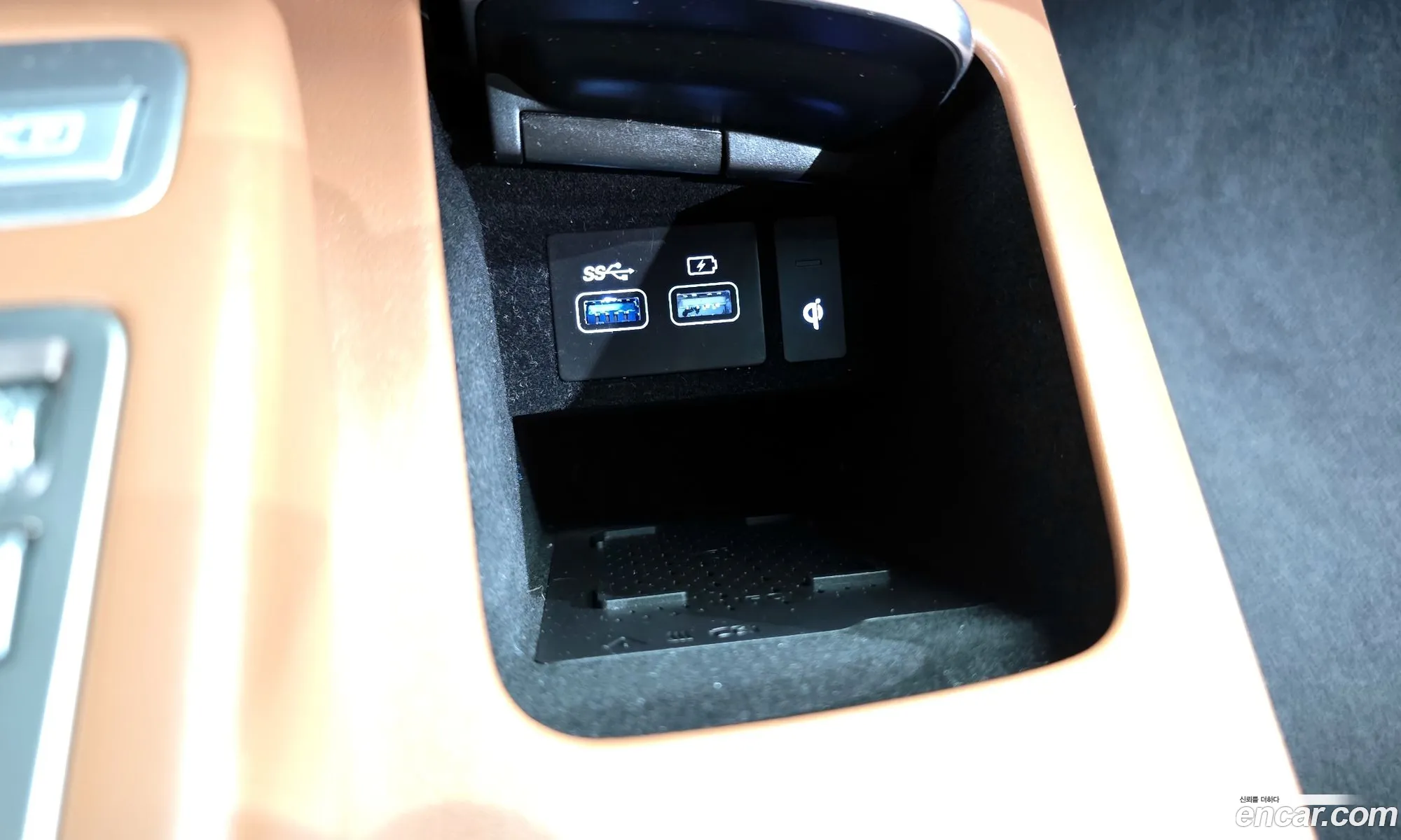 Genesis GV70 2022 KMTMA81BBNU072749 — 19