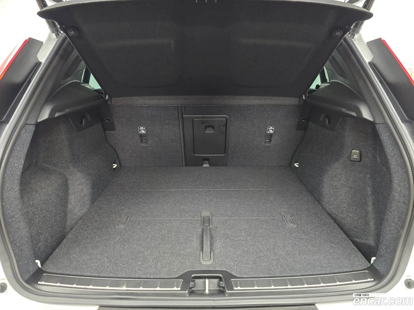 Volvo XC40 2025 — 5