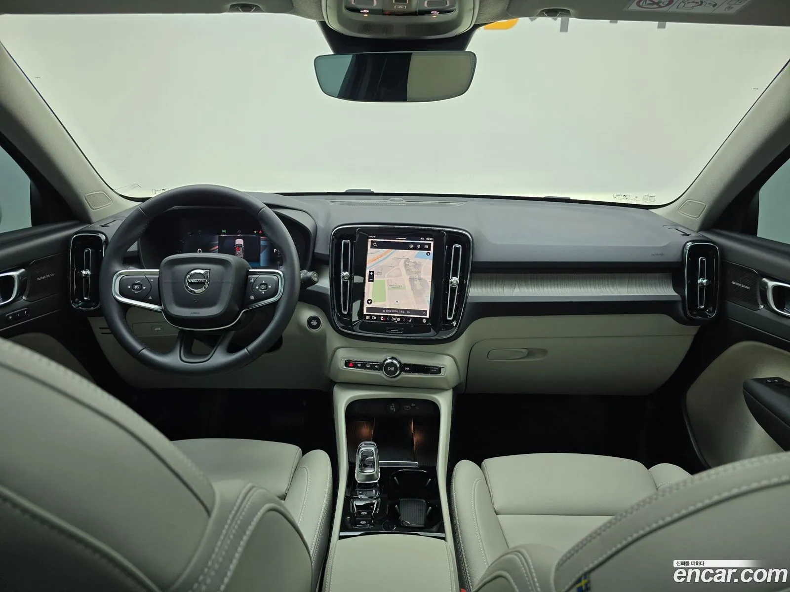 Volvo XC40 2025 — 10