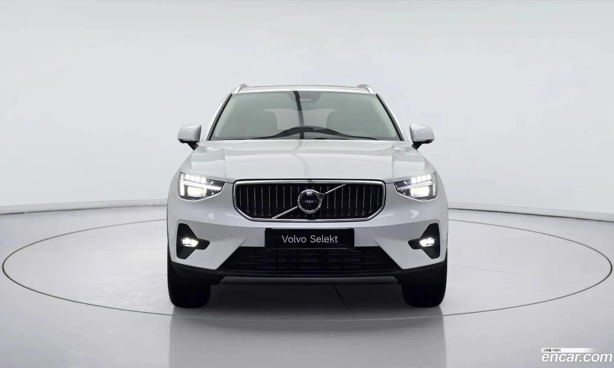 Volvo XC40 2025 — 3
