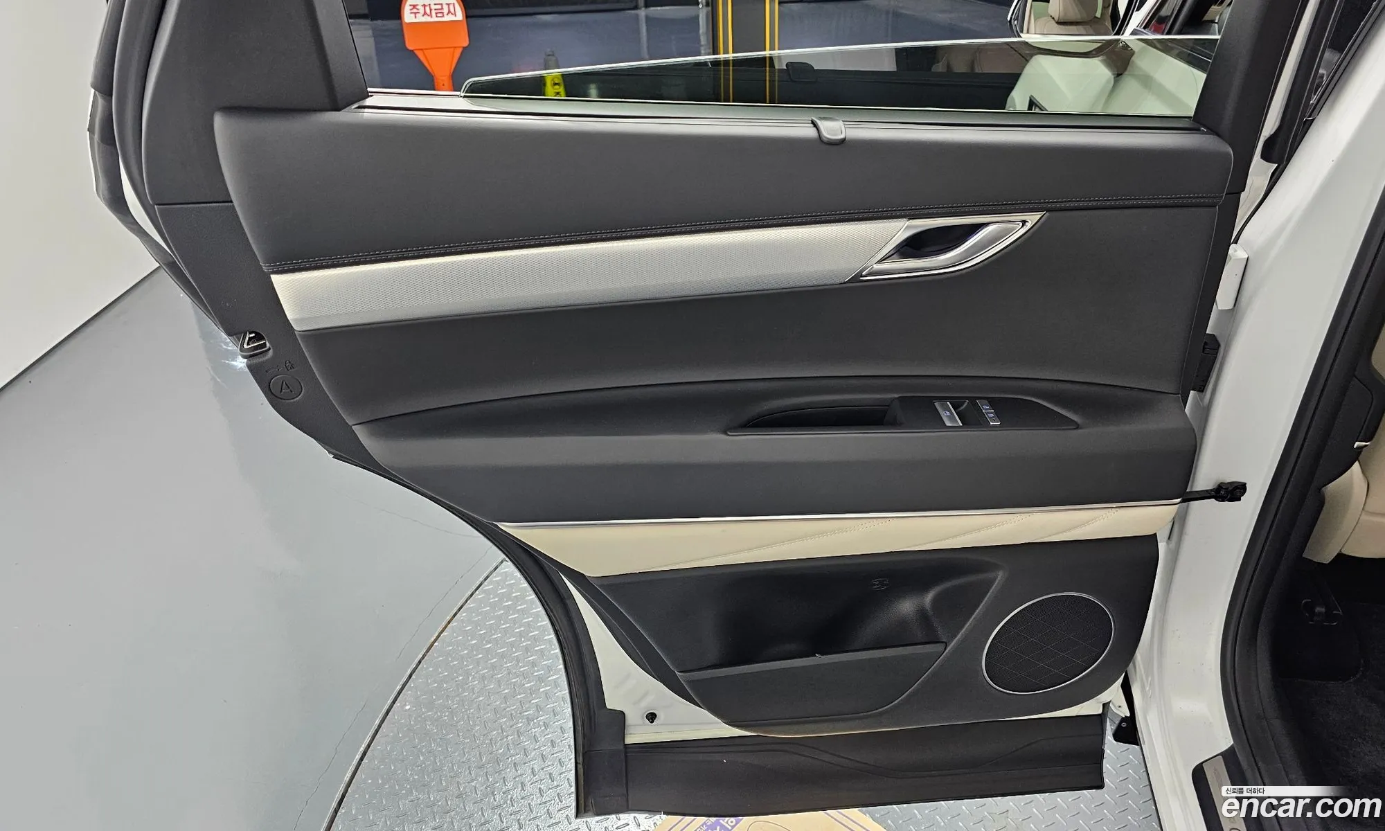 Genesis GV80 2023 KMTHB81DDPU178460 — 31
