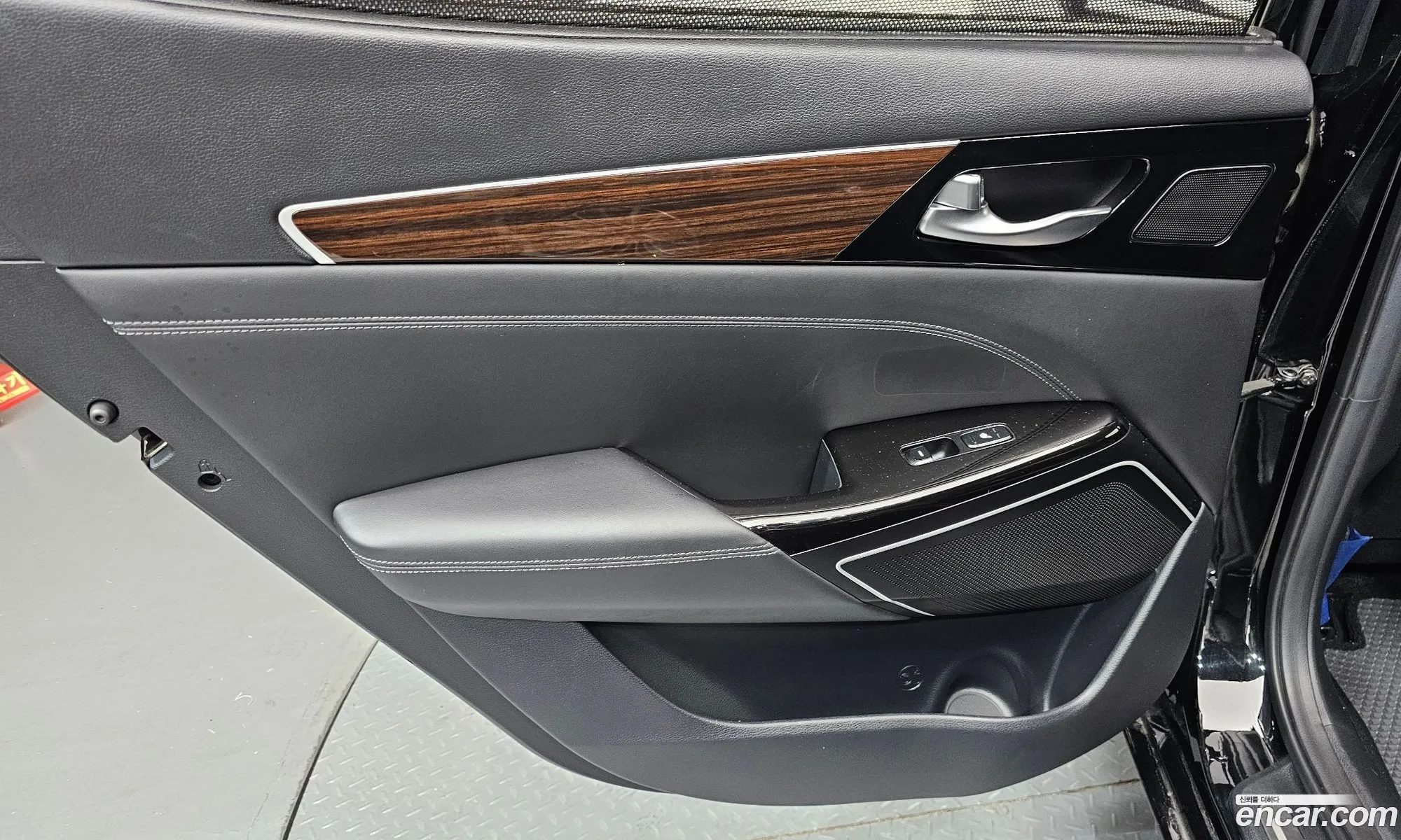 Kia K7 2019 KNALB415BKA165437 — 20