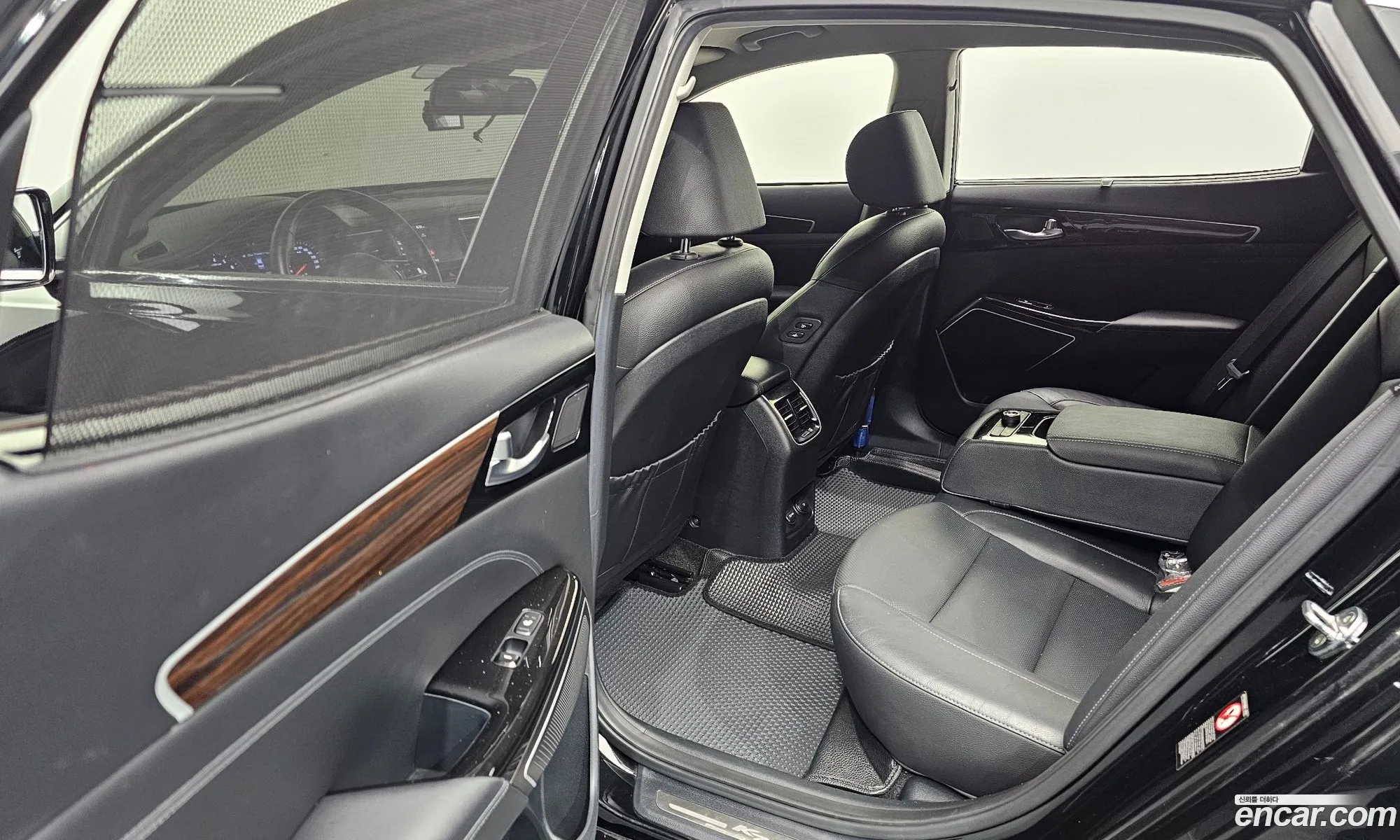 Kia K7 2019 KNALB415BKA165437 — 24