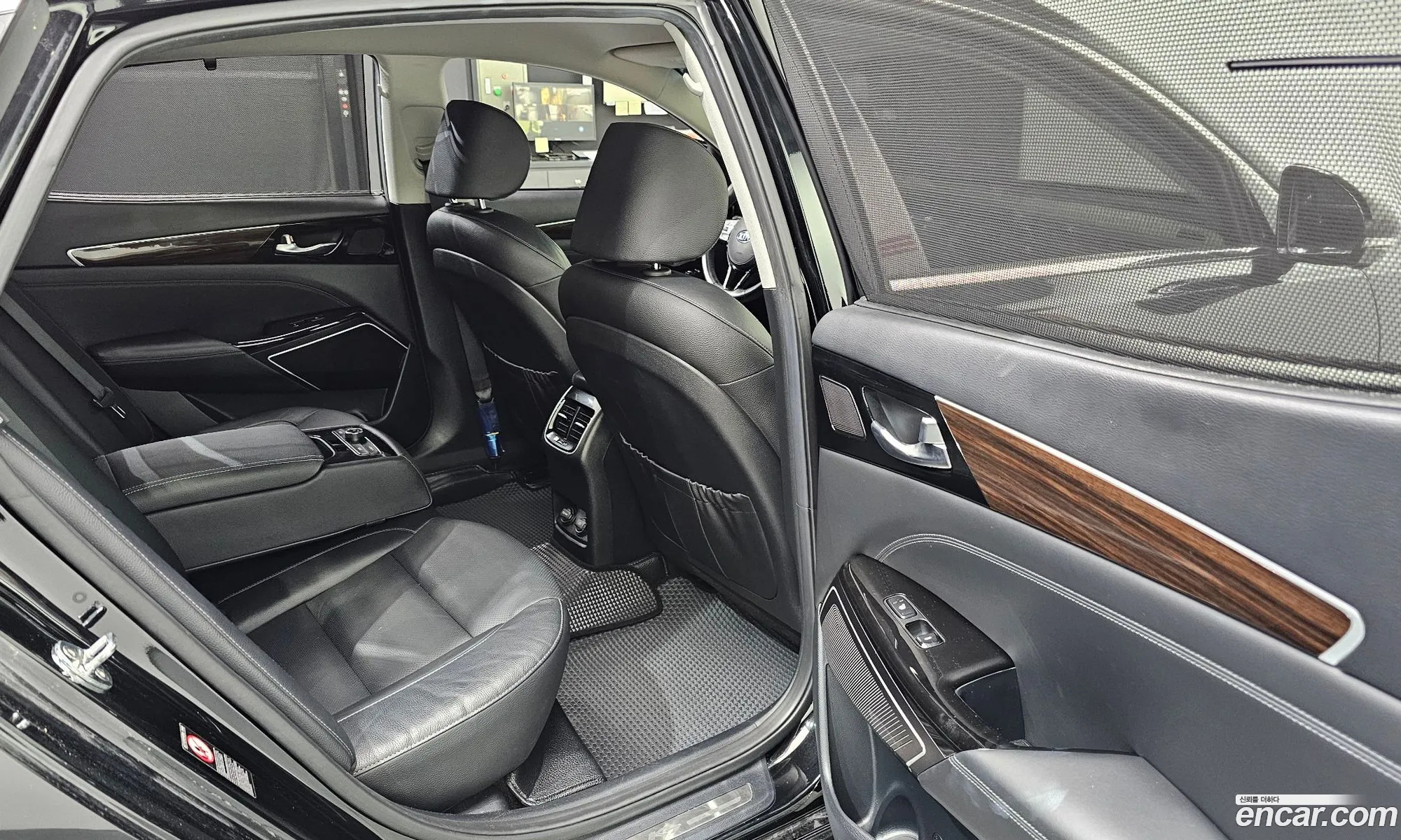 Kia K7 2019 KNALB415BKA165437 — 28