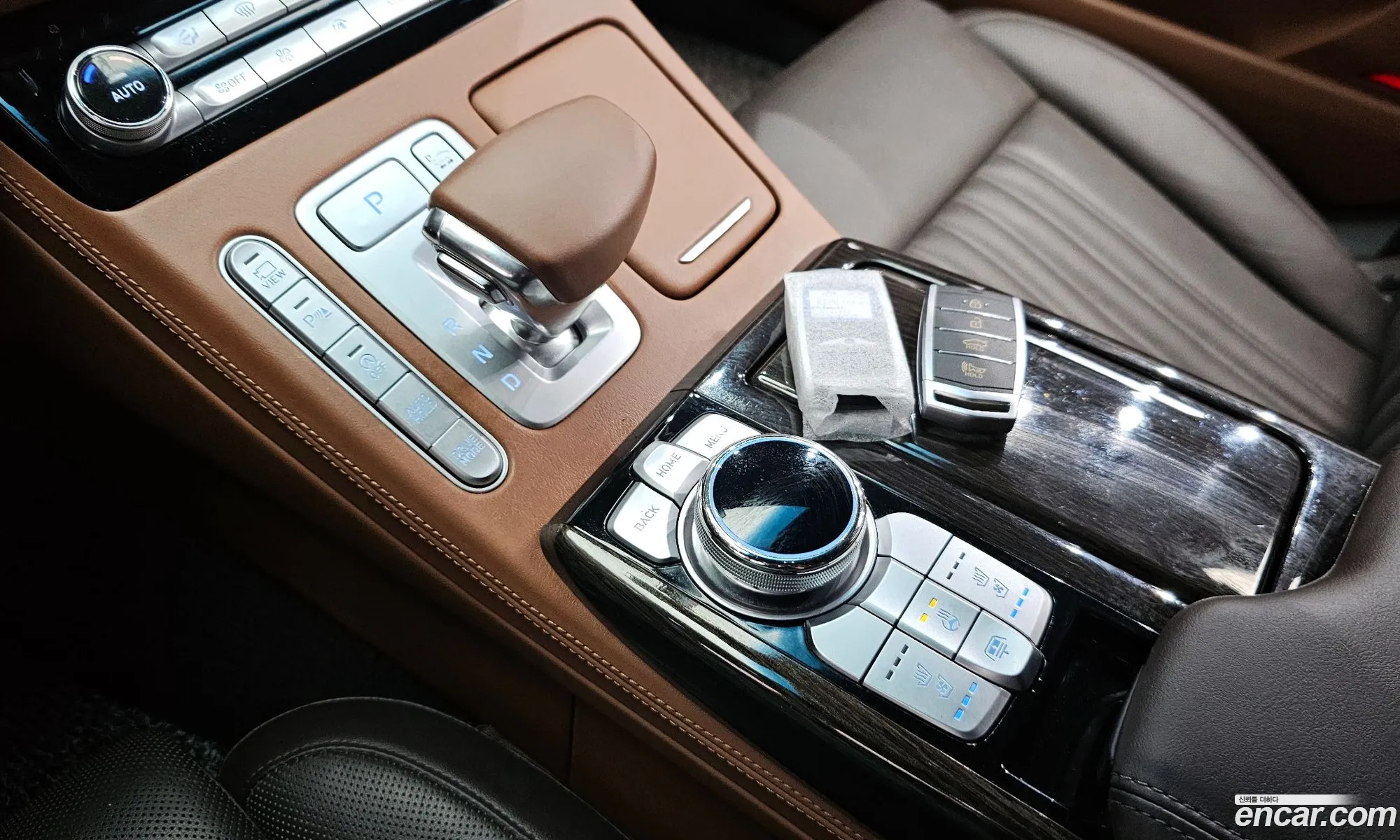 Genesis G90 2021 KMHG241DDMU092235 — 5