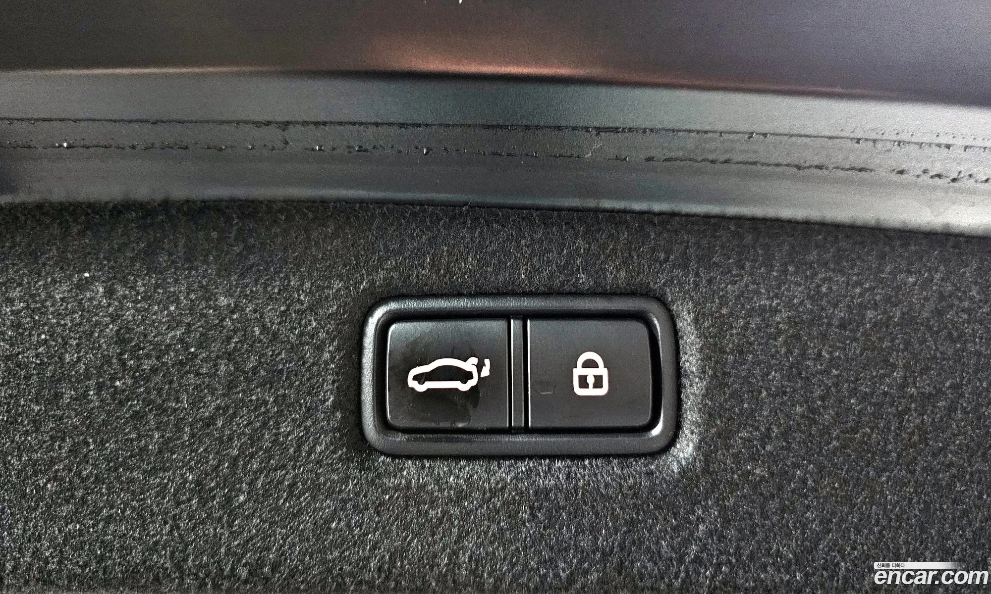 Genesis G90 2021 KMHG241DDMU092235 — 10
