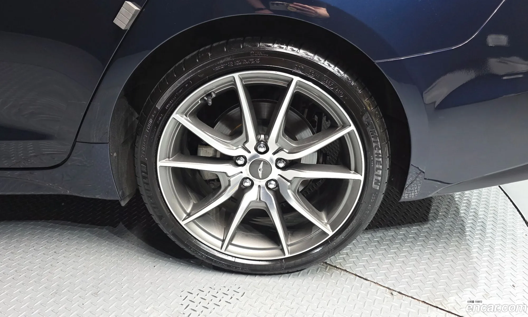 Genesis G70 2019 KMTG341ADLU060310 — 33
